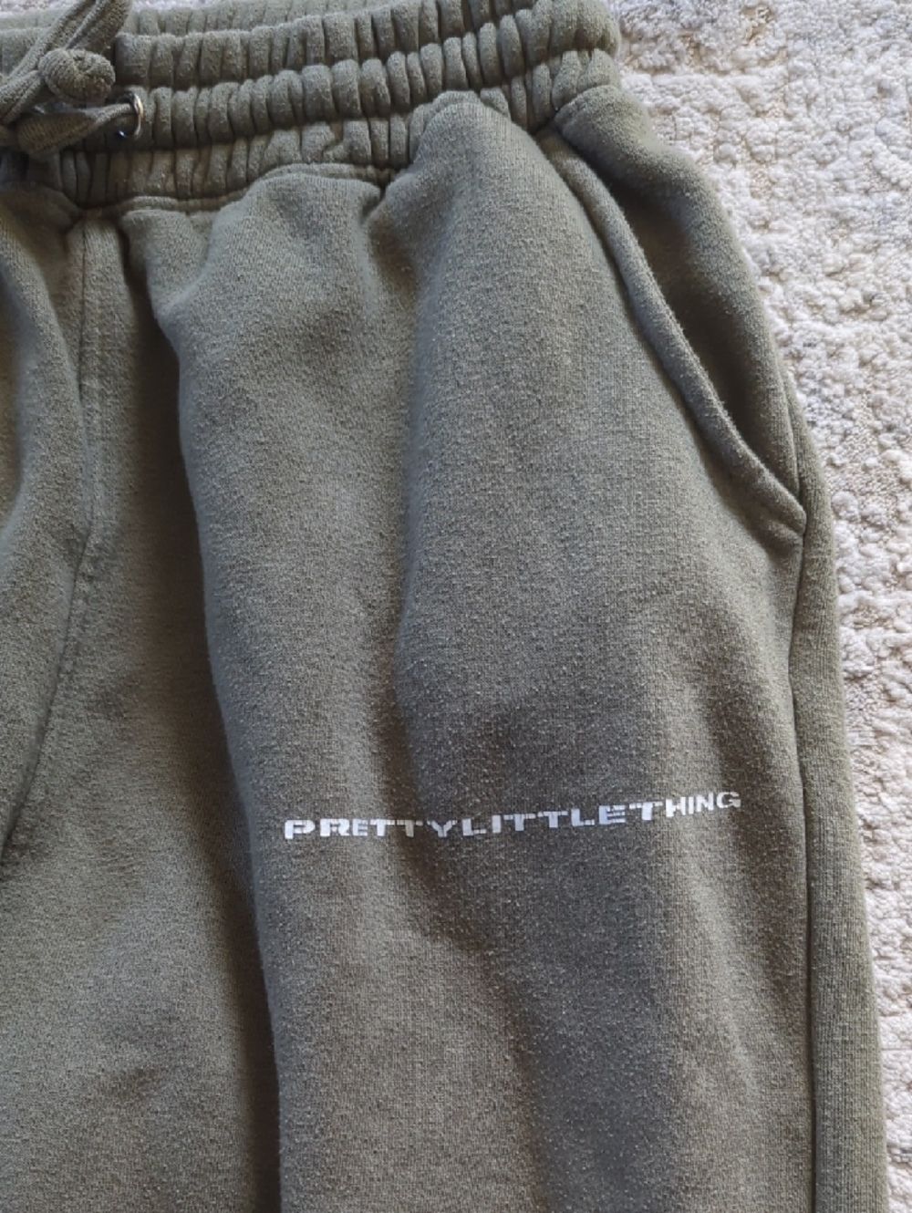 PrettyLittleThing Olive Green Fleece Joggers Size Medium - Picture 3 of 6